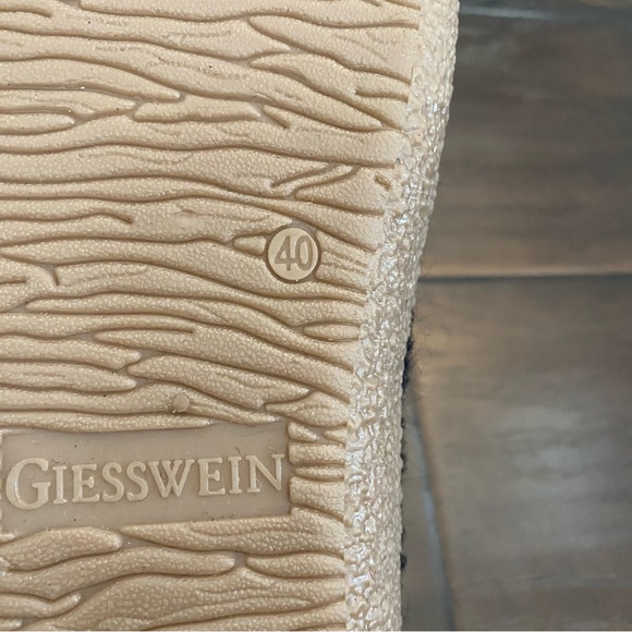 New without box Giesswein black and tan loafers Women’s Size 40 US size 9 - Picture 7 of 7